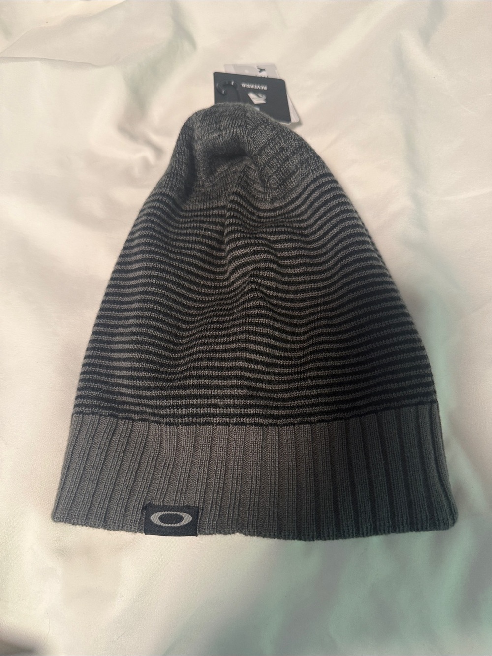 Oakley Men's Gray & Black Striped Knit Beanie